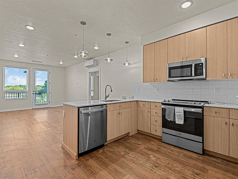 Meritage West — Photo 1