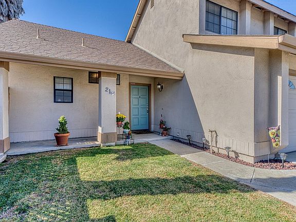 2nd image of 21 Geary Cir