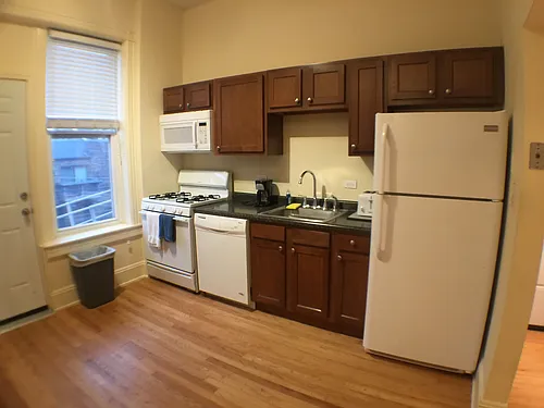 1153 W Dickens Ave Photo 1
