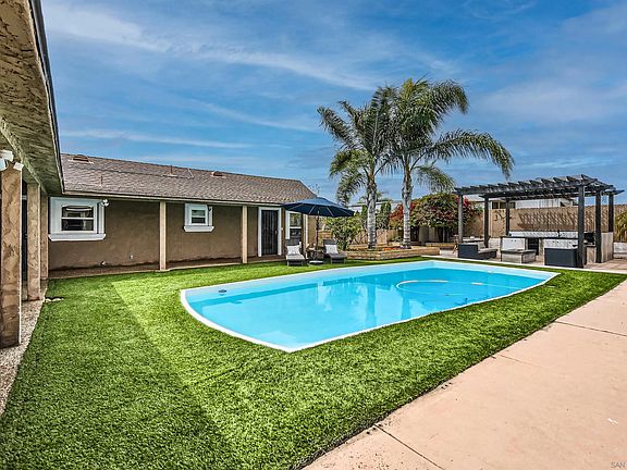 2nd image of 2914 Iris Ave