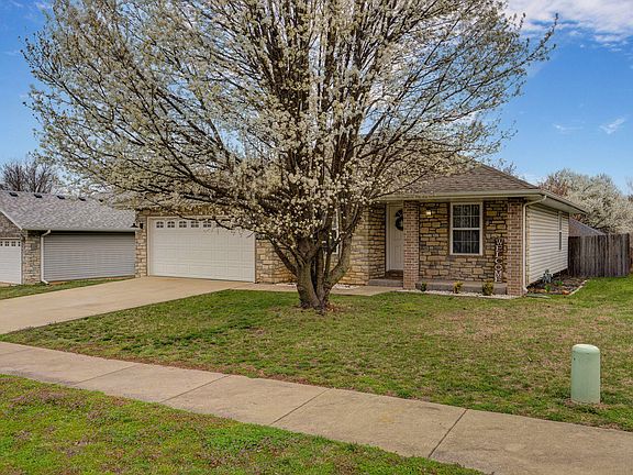 2nd image of 1039 E Caravan Street