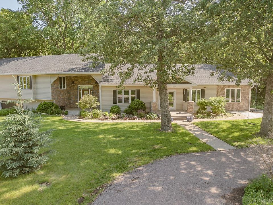 1st image of 25990 Woodside Ct