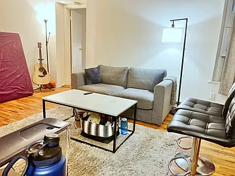 Rented by R New York