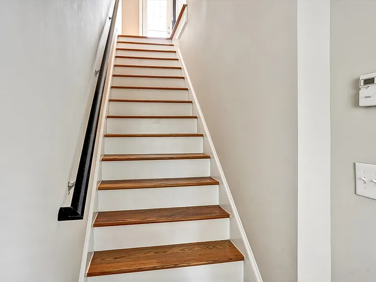 324 Carlyle Park Dr #1 — Photo 3