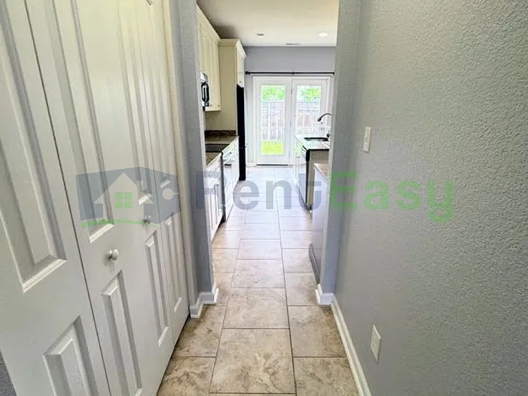 418 Munden Ave — Photo 5