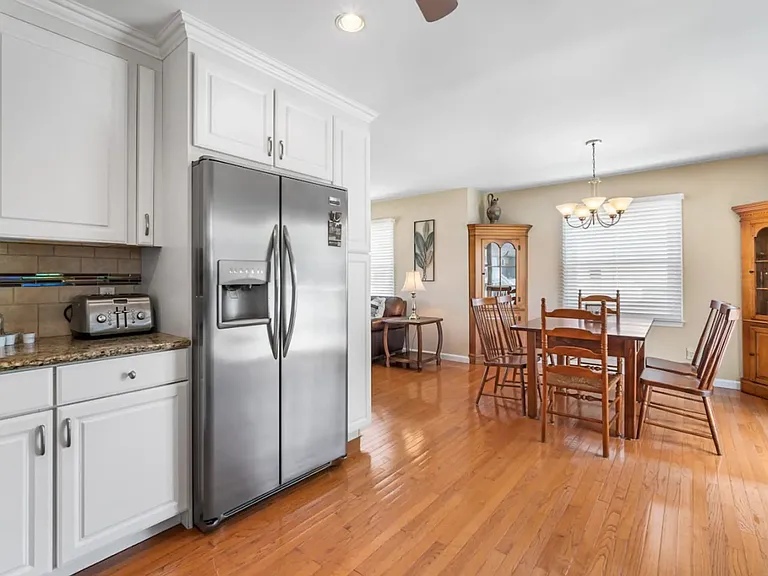 7106 Ventnor Gardens Plz — Photo 5