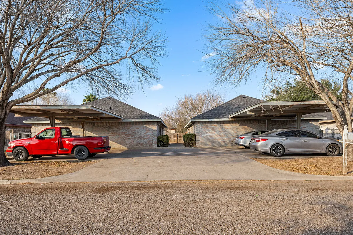 Building Photo - 1219 W Carmen Ave #1