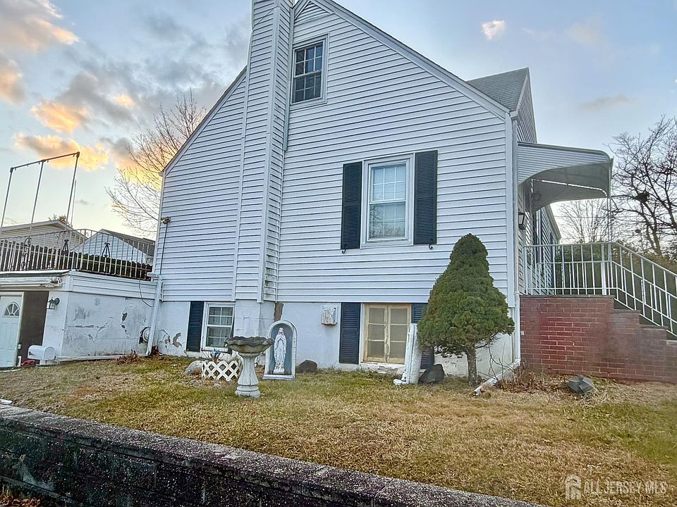 2nd image of 58 Cleremont Ave