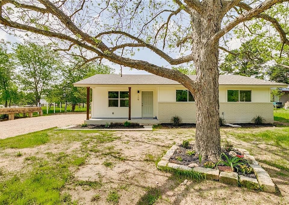 1st image of 119 Laurel Oaks
