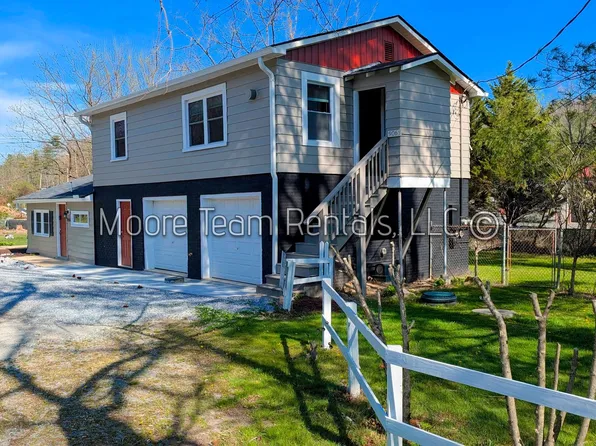 White Pine Dr 906, 906 White Pine Dr, Laurel Park, NC 28739