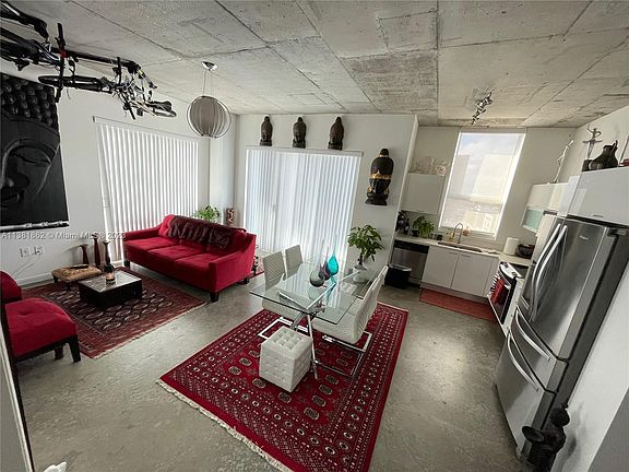 4th image of 133 NE 2nd Ave APT 2019