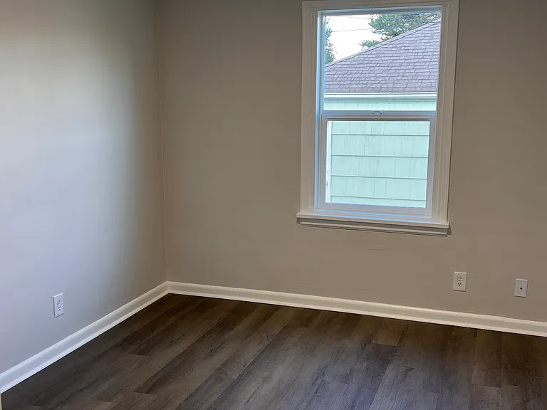 227 Thomas St NW — Photo 9