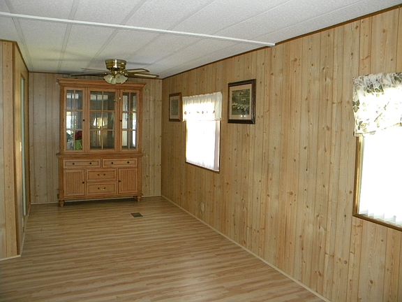 3rd image of 16611 Gardenia Dr
