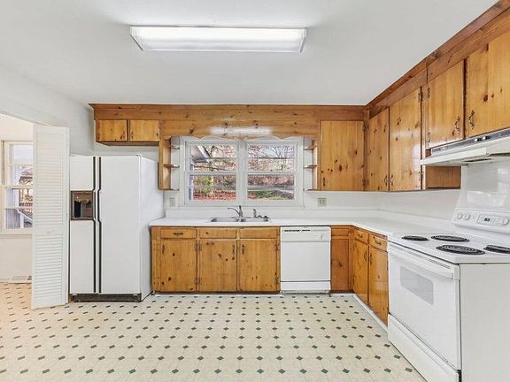 4th image of 209 High House Rd