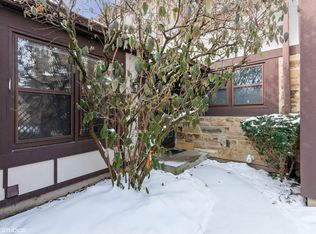 12 Roosevelt St, St Charles, IL