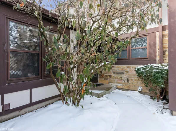 12 Roosevelt St, St Charles, IL 60174