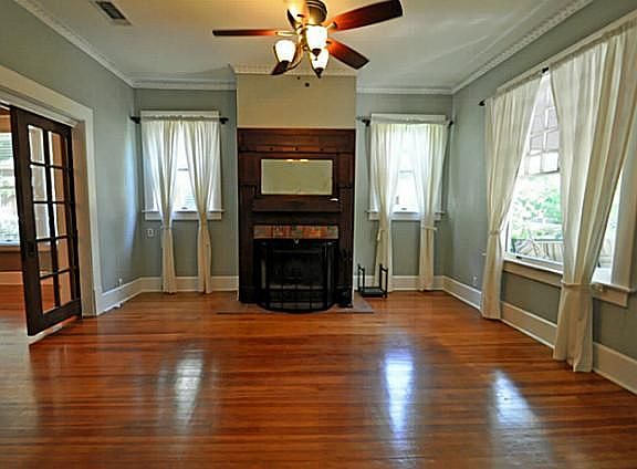 3rd image of 119 N Winnetka Ave