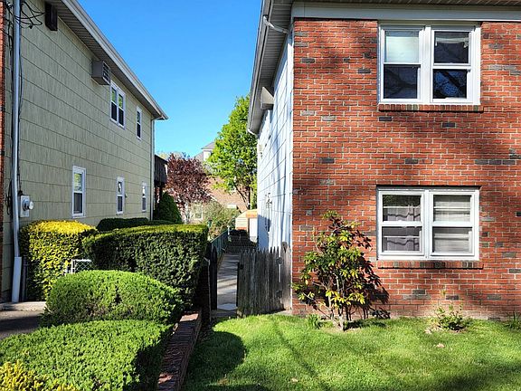 3rd image of 48 Shipman Ave