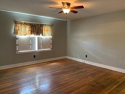 4th image of 3208 33rd St