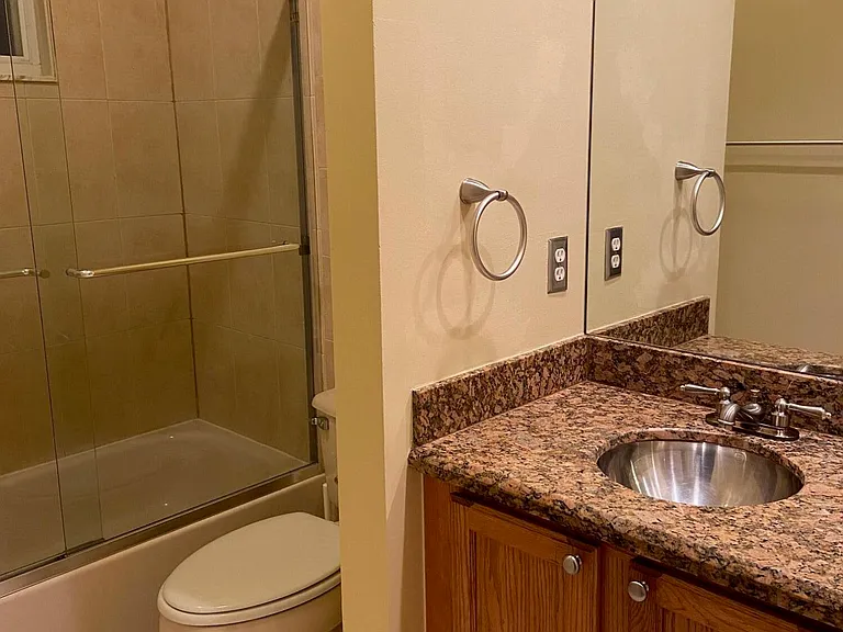 13377 Georgian Ct — Photo 25