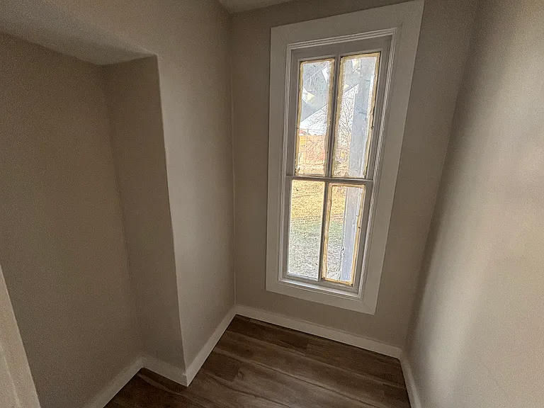14 E 6th Ave #6 — Photo 5