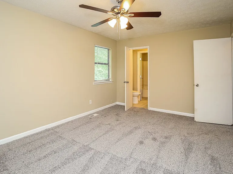 2597 Carol Cir — Photo 11