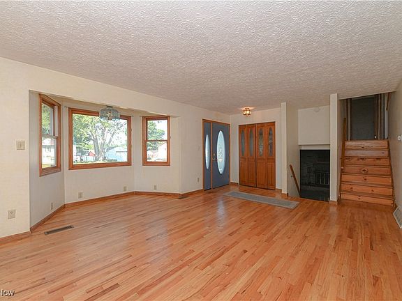 5th image of 1933 Issaquah St