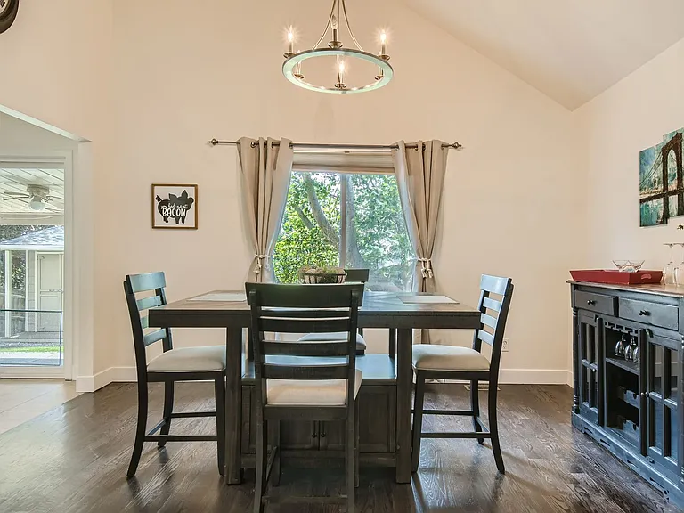 3846 Dyanna Dr — Photo 9