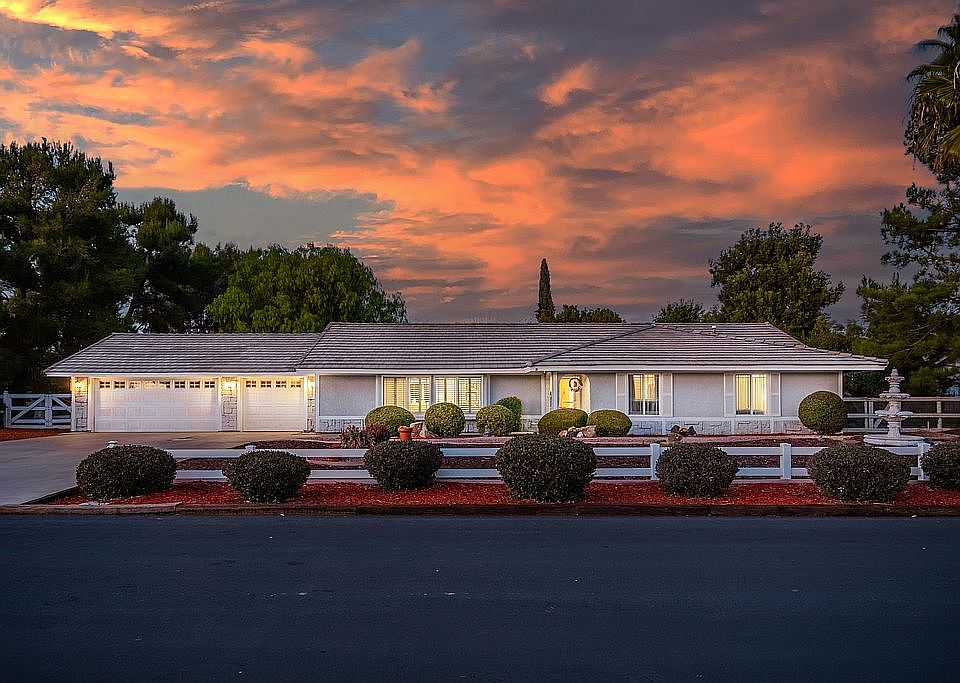 Two homes on pool property 