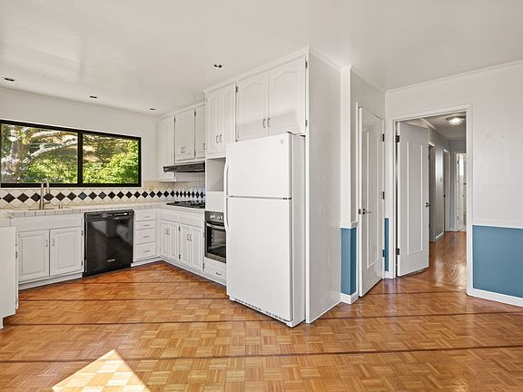 5th image of 2155 Crestmoor Dr