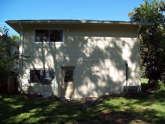 5th image of 7066 Idlewild Ave