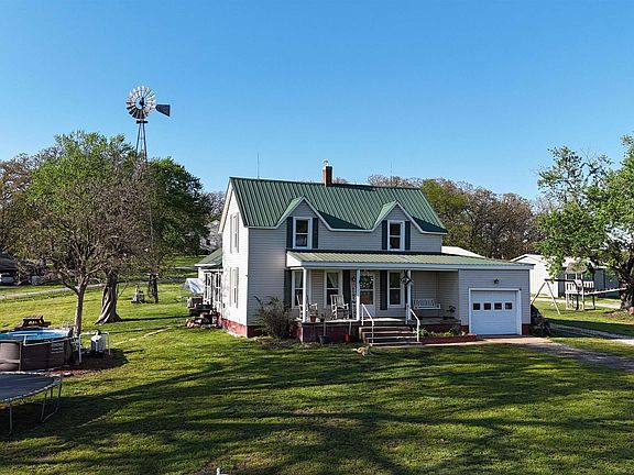2nd image of 713 Deer Run Ln