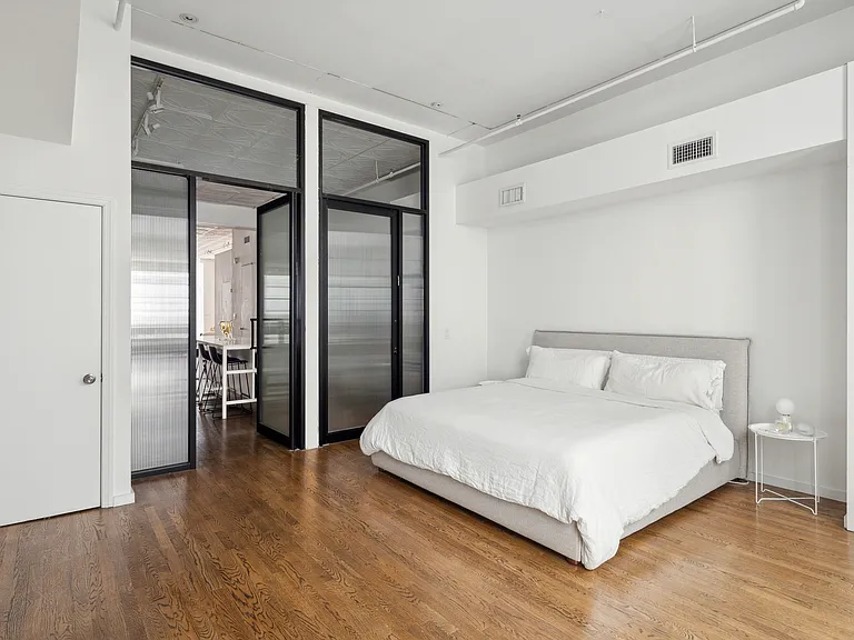 81 Greene St #4 — Photo 11