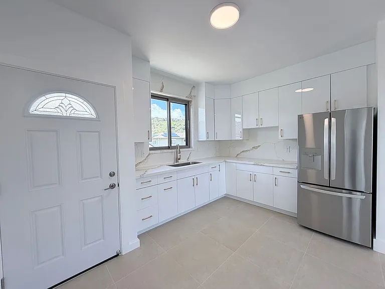 1335 9th Ave — Photo 3