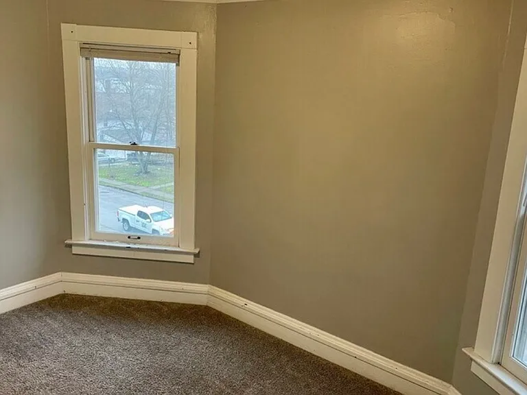 603 Leclaire St — Photo 11