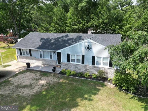 8438 Lyndale Rd, Pasadena, MD 21122