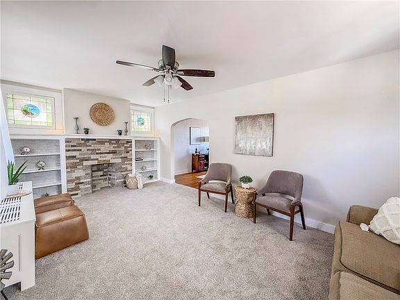 3rd image of 2726 Crosby Ave