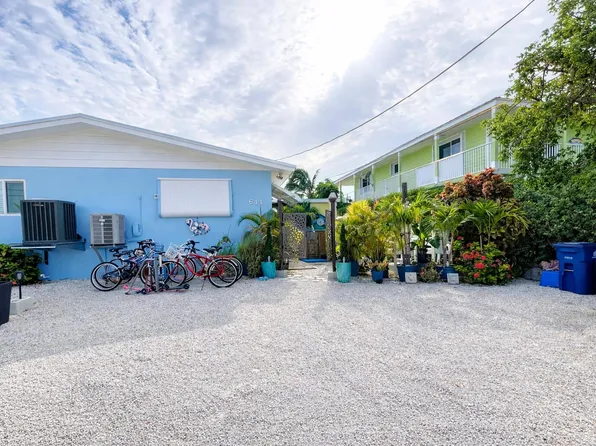 611 8th St, Key Colony Beach, FL 33051