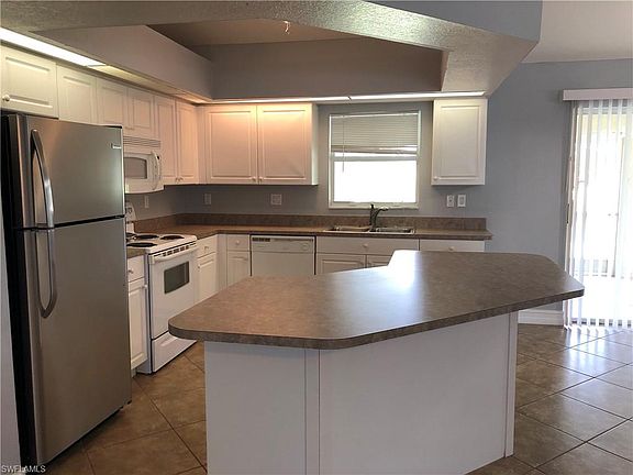 5th image of 204 SE 23rd Pl