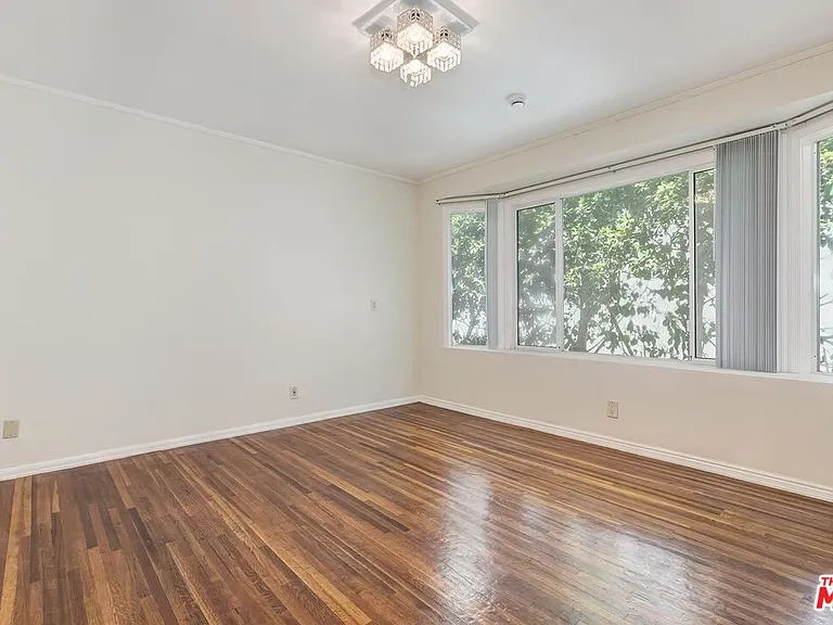 10574 Ashton Ave — Photo 9