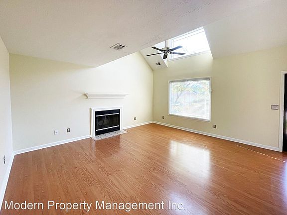 3rd image of 1352 Red Stone Dr