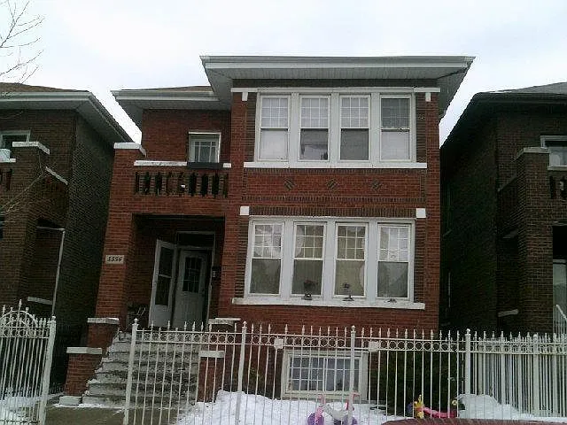 5554 S Albany Ave photo 1