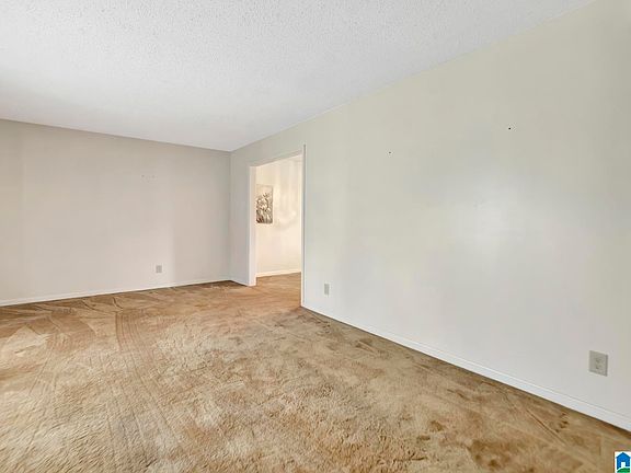 4th image of 614 Greenbriar Rd