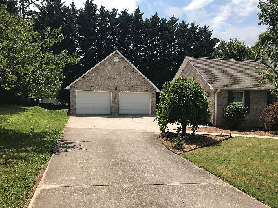 2nd image of 301 S Coleman Dr