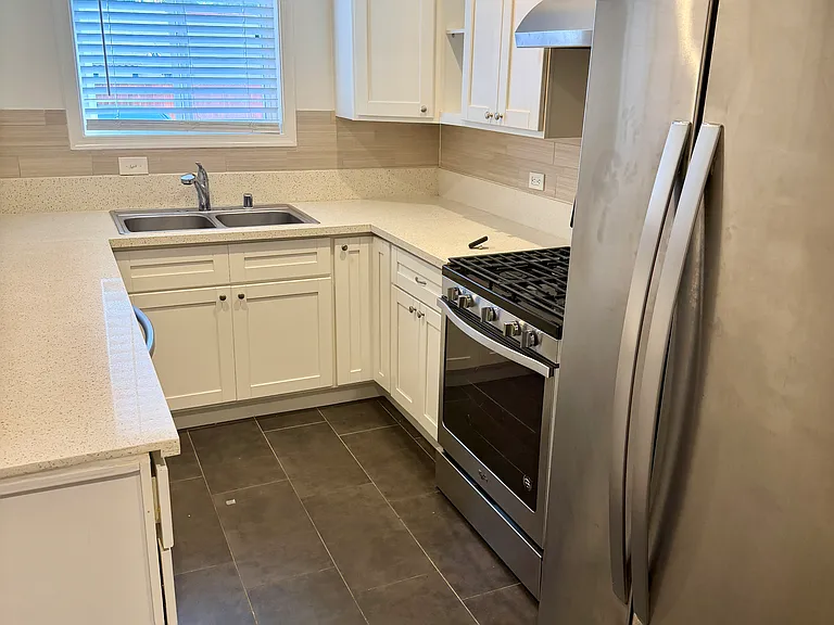 1311 N Orange Dr #1 — Photo 4