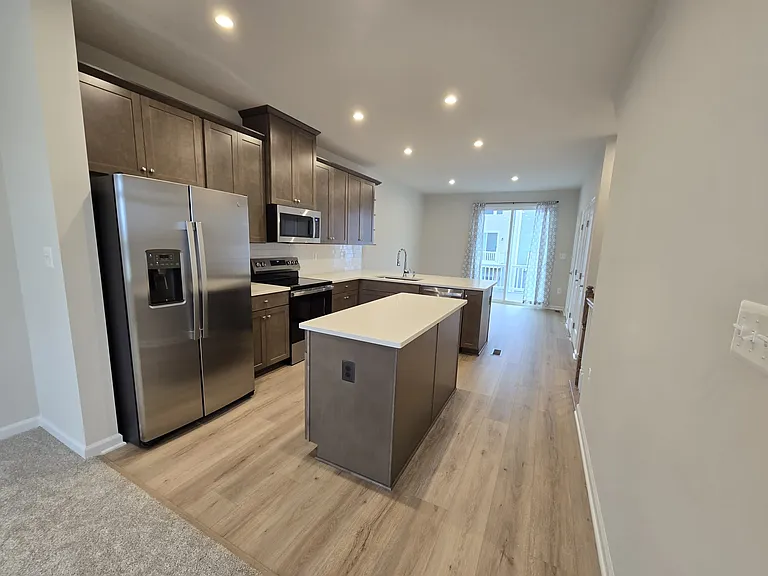 4928 Dunhaven Dr — Photo 9
