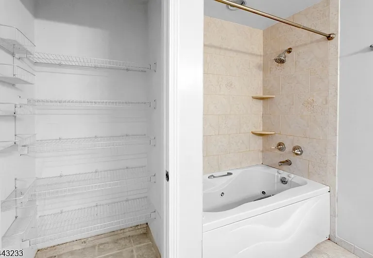 418 Dalton Ct — Photo 36