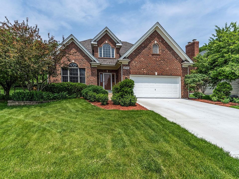 1st image of 26W148 Waterbury Ct