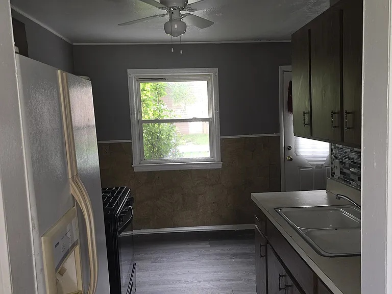 13313 Thornhope Rd — Photo 4