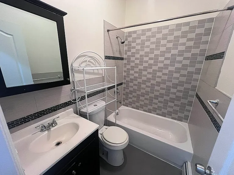 72 Buffalo Ave #3A — Photo 5